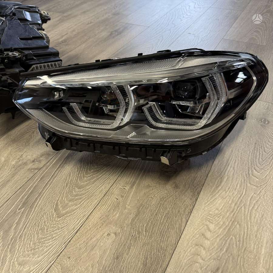 BMW X3 gaismas