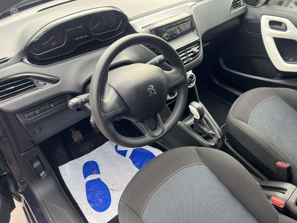 Peugeot 208 - 2
