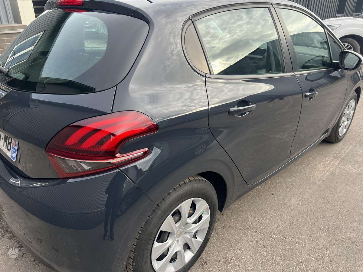 Peugeot 208 - 3