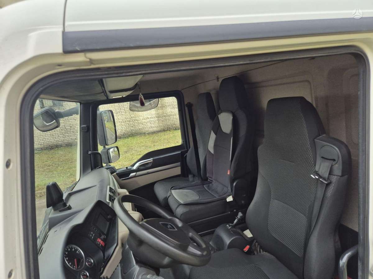 MAN TGL 250, dropside with curtains