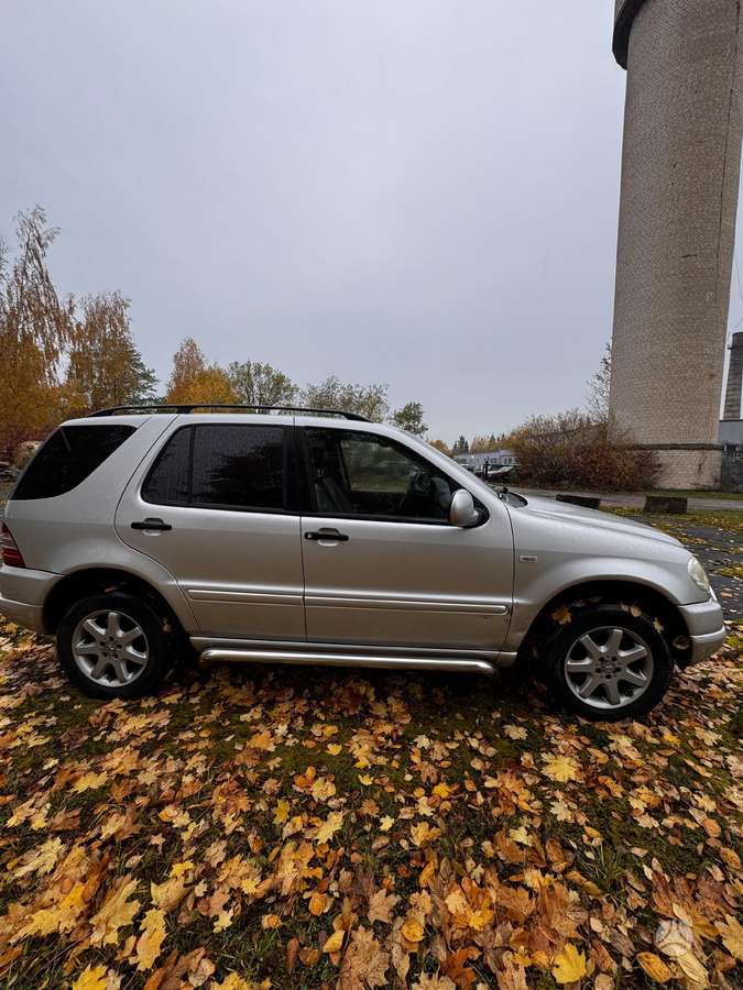 Mercedes-Benz ML270
