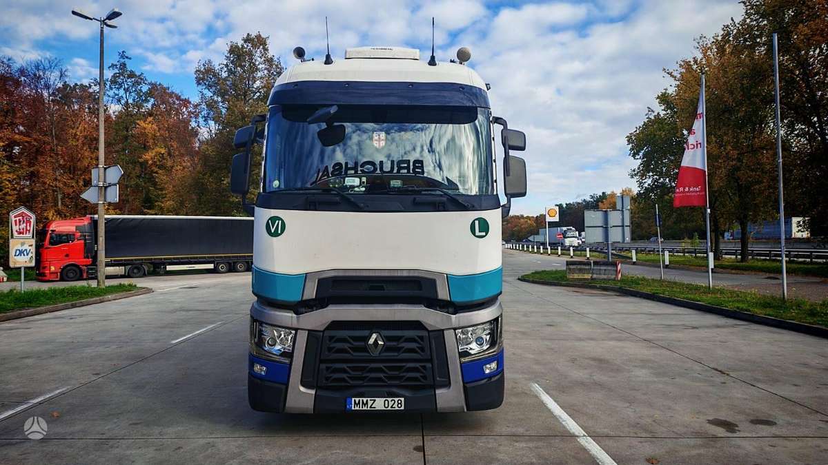 Renault + Kassbohrer 2017, auto transporters