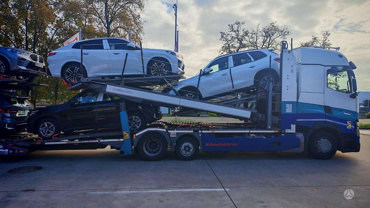 Renault + Kassbohrer 2017, auto transporters