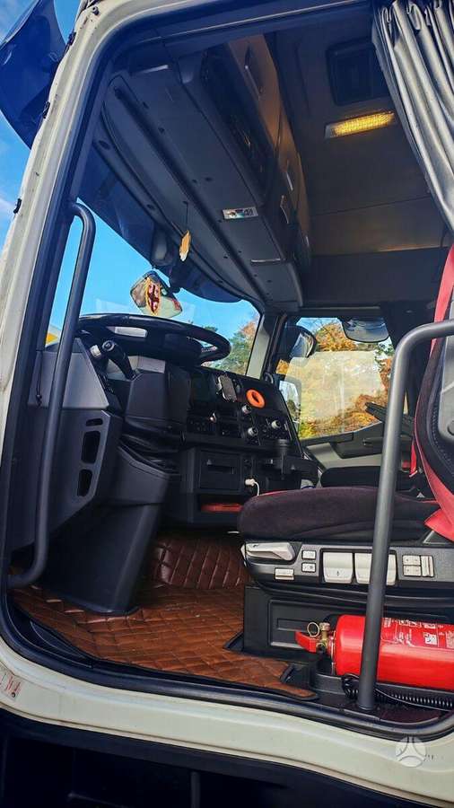 Renault + Kassbohrer 2017, auto transporters