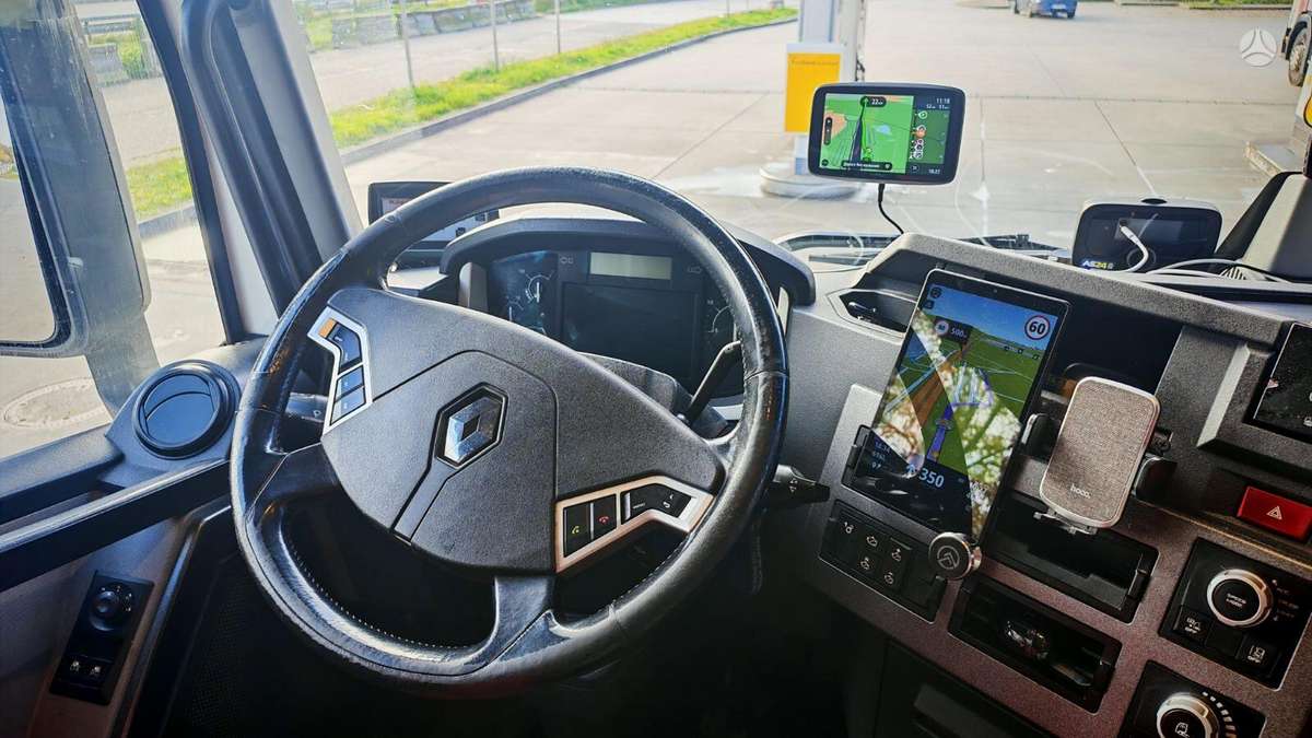 Renault + Kassbohrer 2017, автовозы
