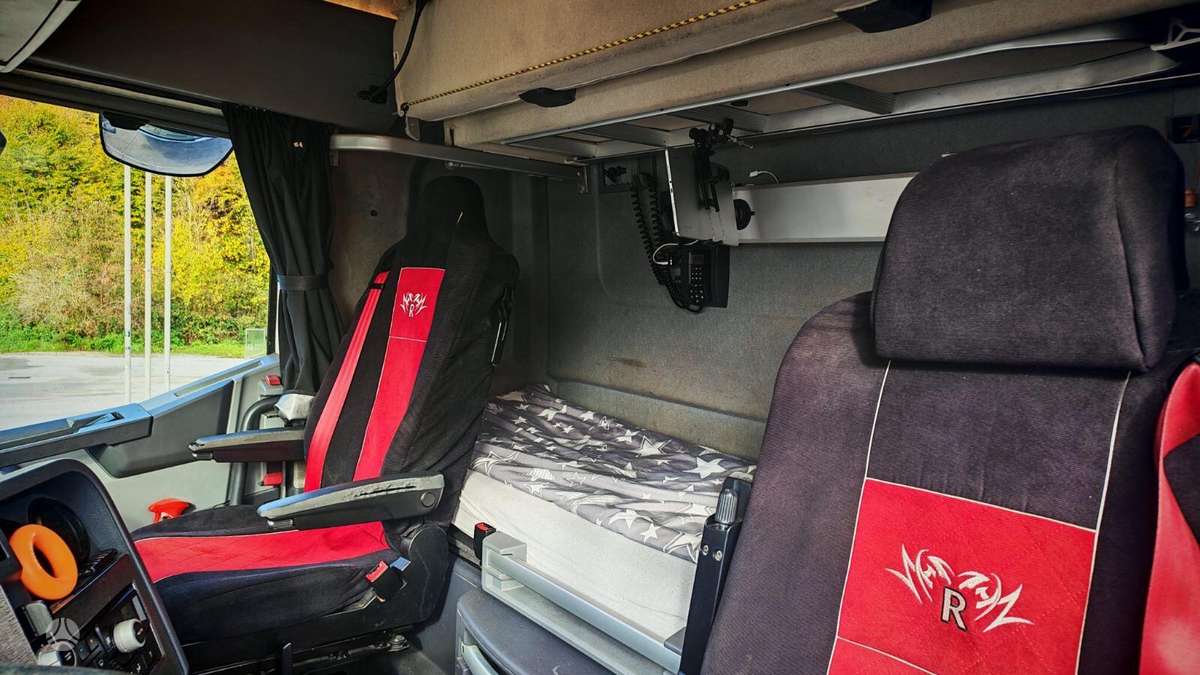 Renault + Kassbohrer 2017, auto transporters