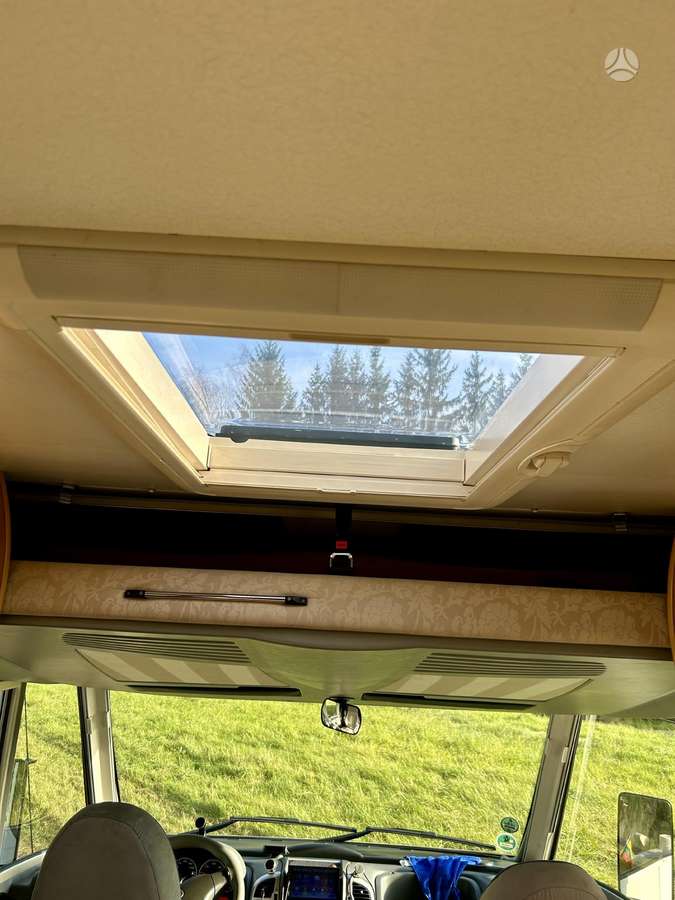 Bürstner Elegance 686i, campers