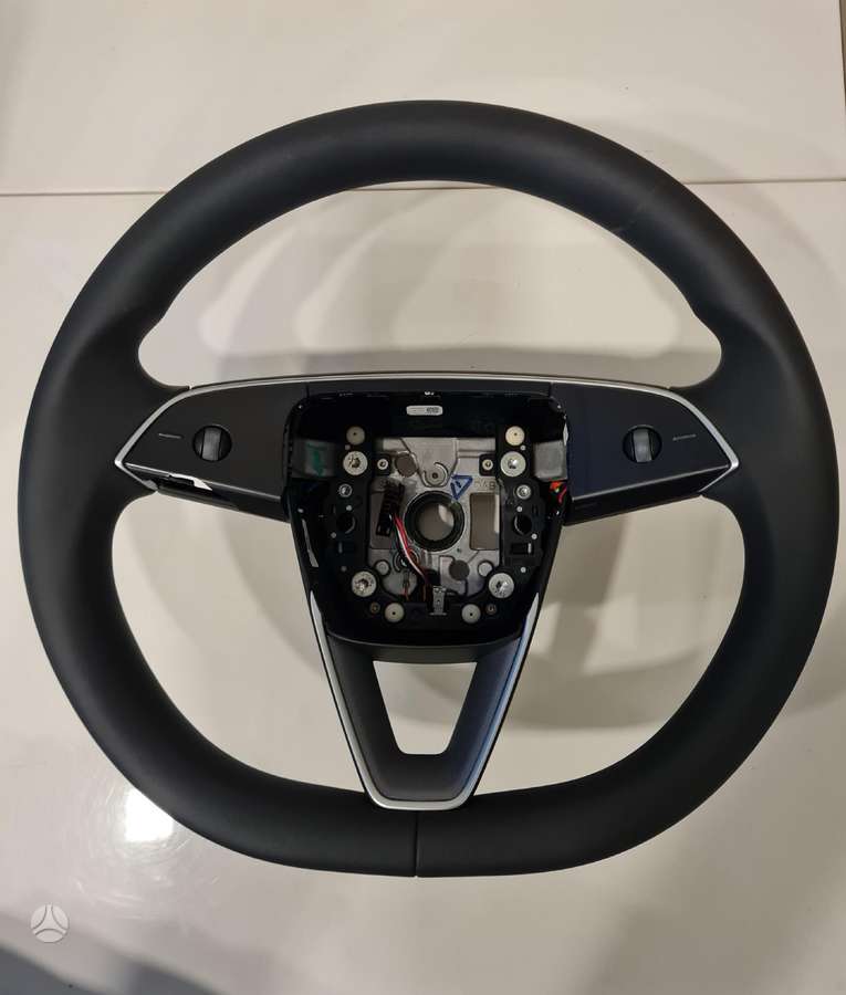 Tesla Model 3 stūres