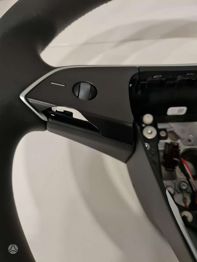 Tesla Model 3 рули