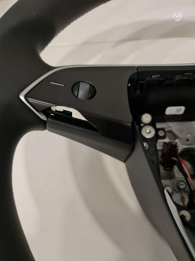 Tesla Model 3 vairai