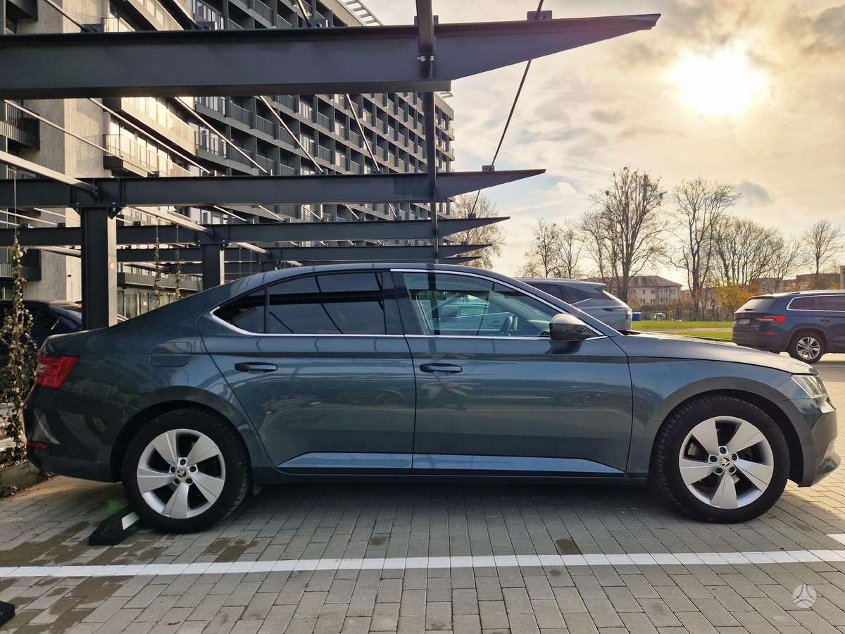 Skoda Superb, 1.6 l., Хэтчбек