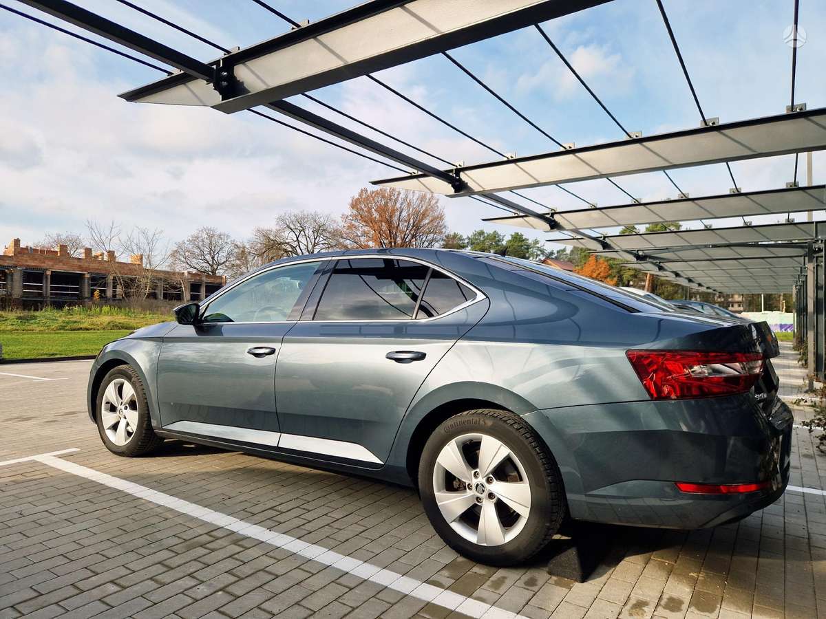 Skoda Superb, 1.6 l., Хэтчбек