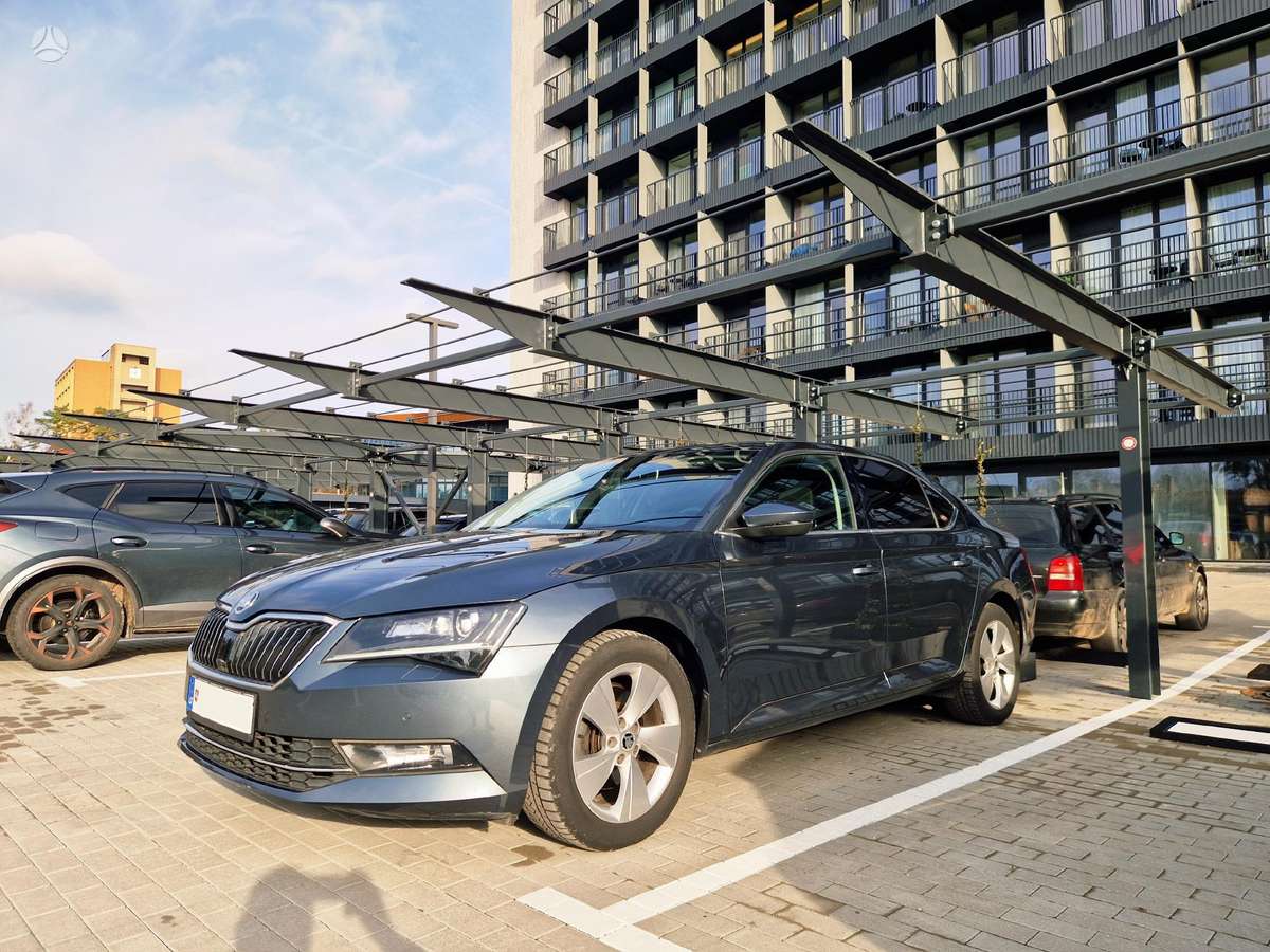 Skoda Superb, 1.6 l., Хэтчбек
