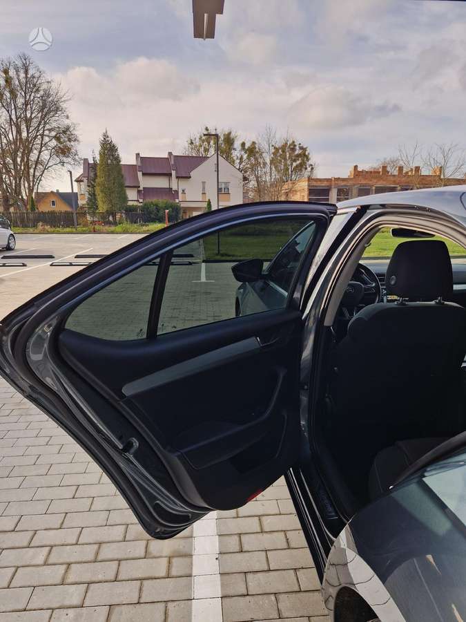 Skoda Superb, 1.6 l., Хэтчбек