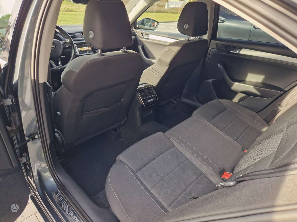 Skoda Superb, 1.6 l., Хэтчбек