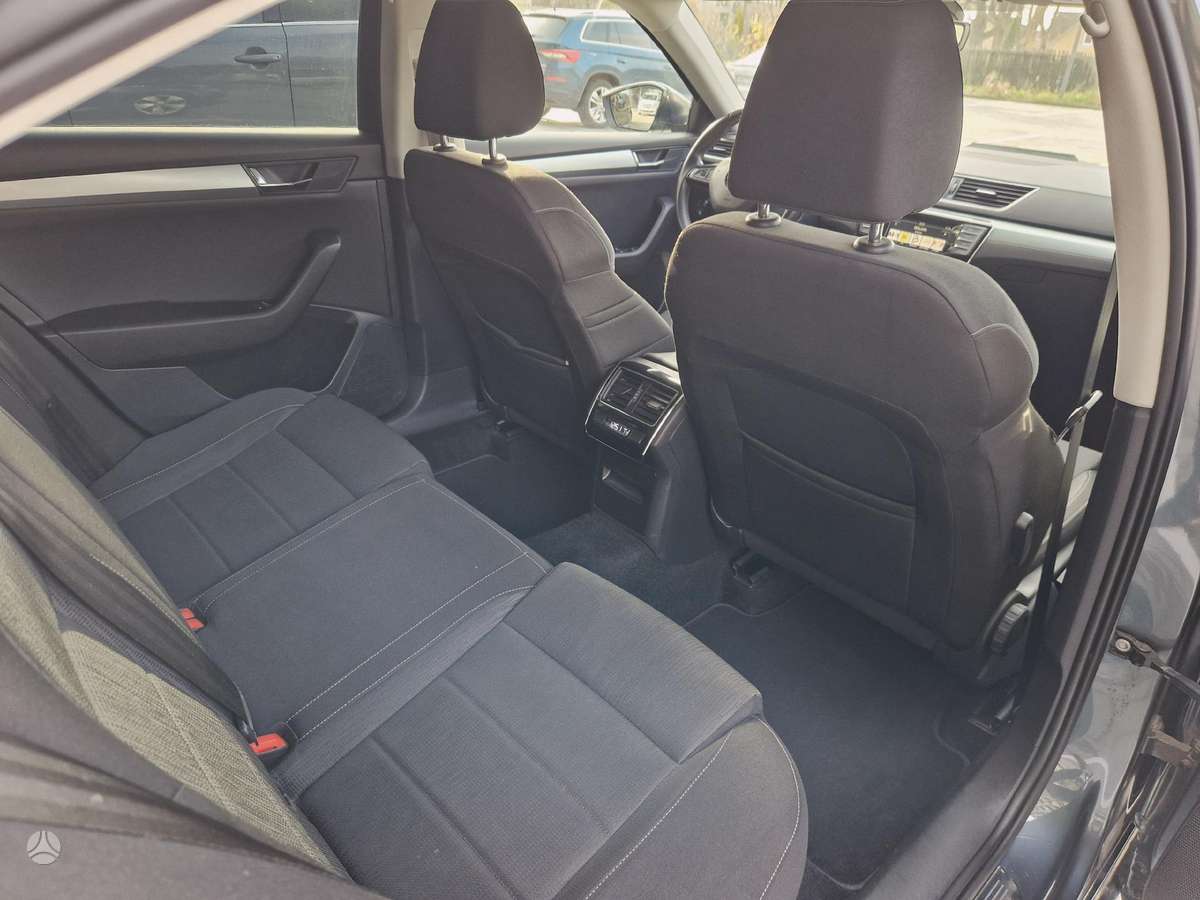 Skoda Superb, 1.6 l., Хэтчбек