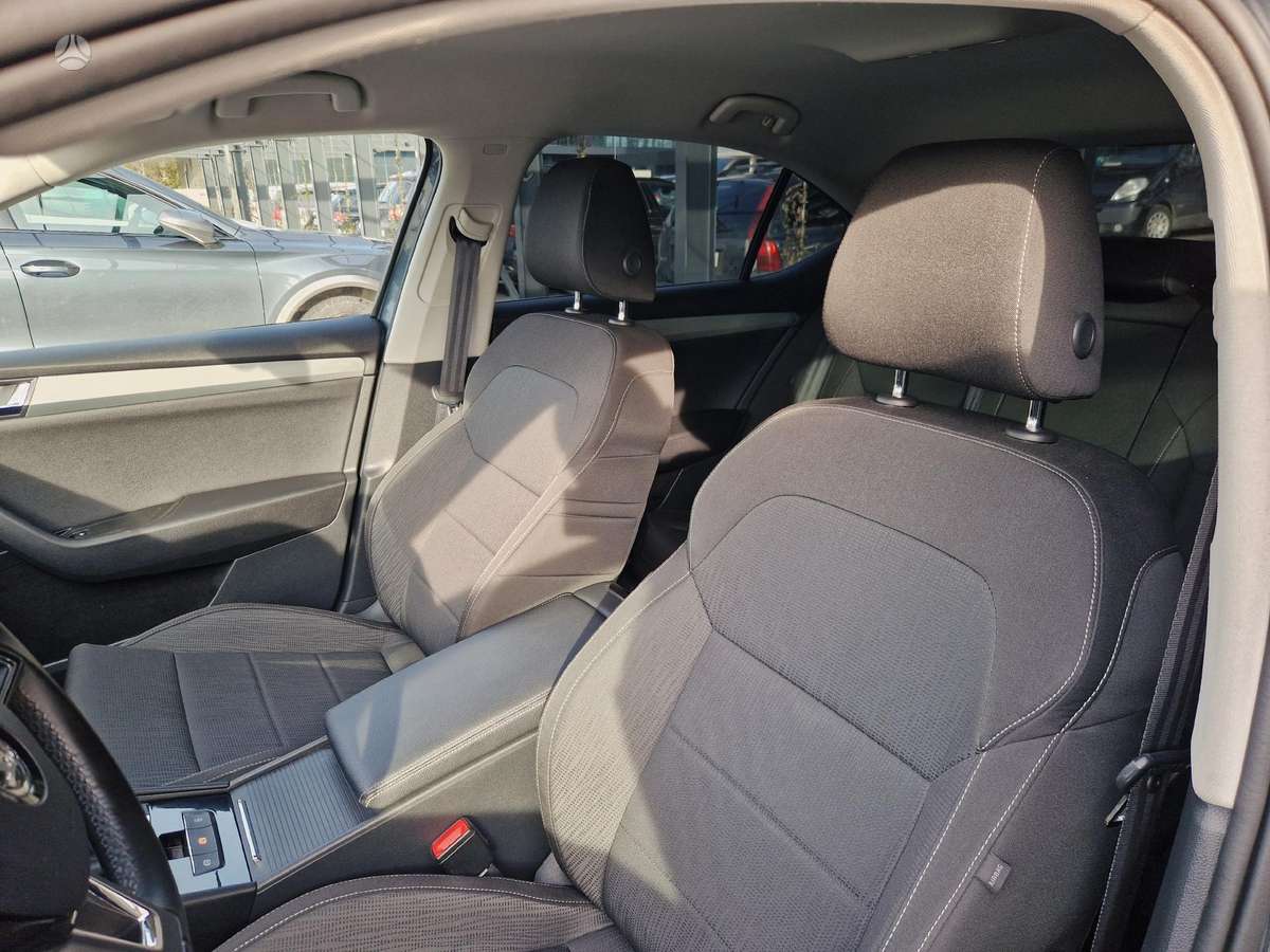 Skoda Superb, 1.6 l., hatchback