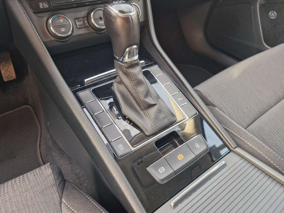Skoda Superb, 1.6 l., Хэтчбек