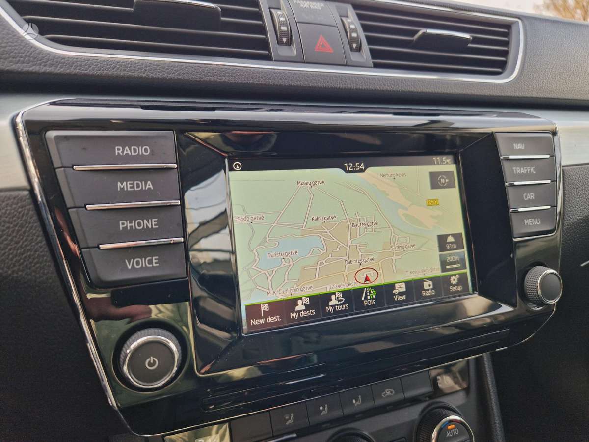 Skoda Superb, 1.6 l., Хэтчбек