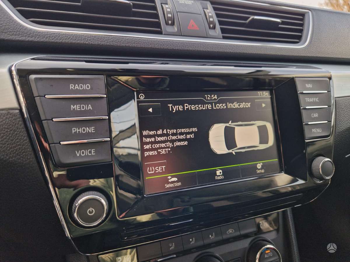 Skoda Superb, 1.6 l., Хэтчбек