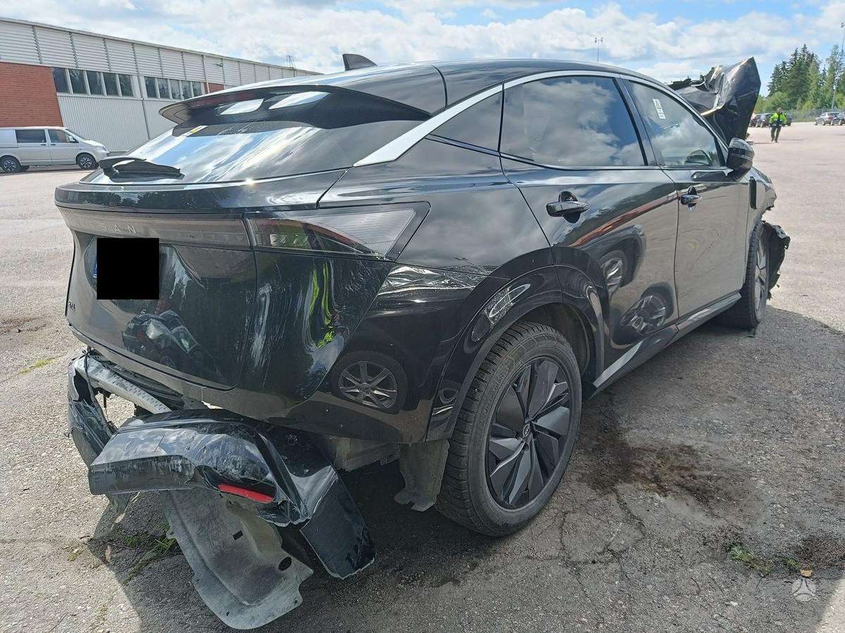 Nissan ARIYA по частям