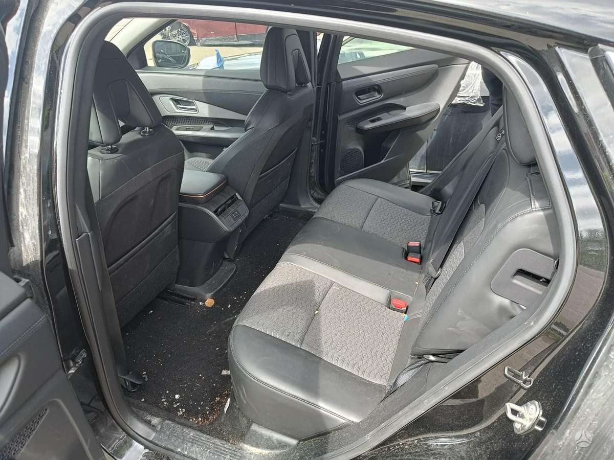 Nissan ARIYA по частям