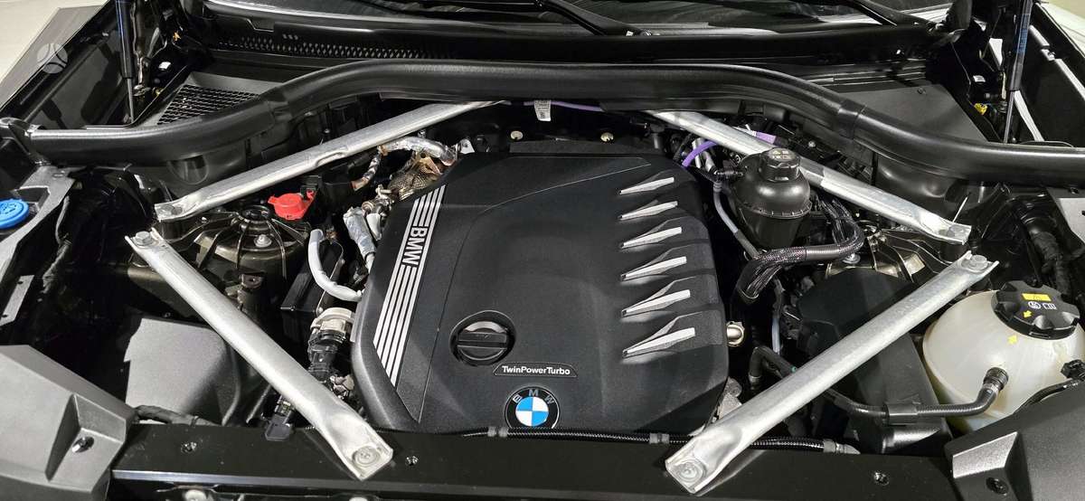 BMW X5, 3.0 l., off-road / crossover