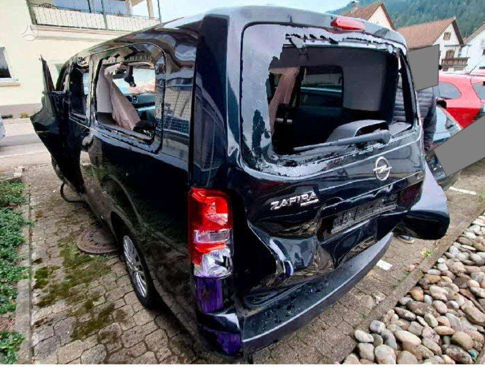 Opel Zafira for parts