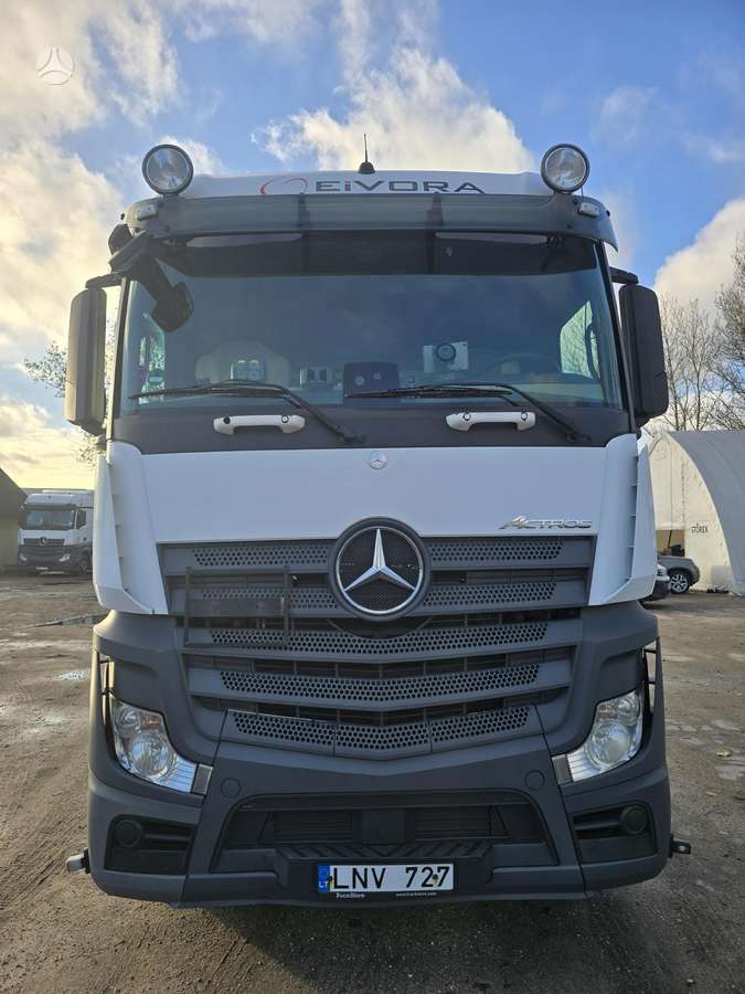Mercedes-Benz Actros 1845, double sleeper