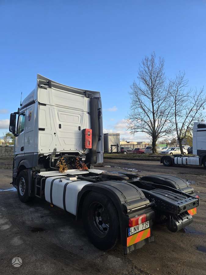 Mercedes-Benz Actros 1845, double sleeper