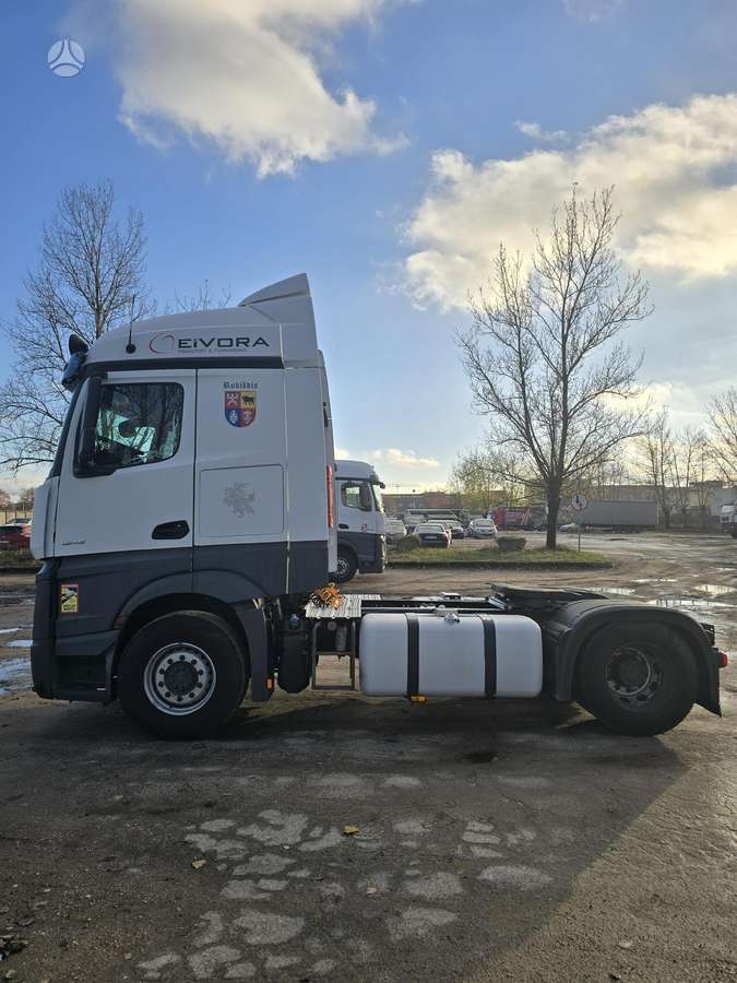 Mercedes-Benz Actros 1845, double sleeper