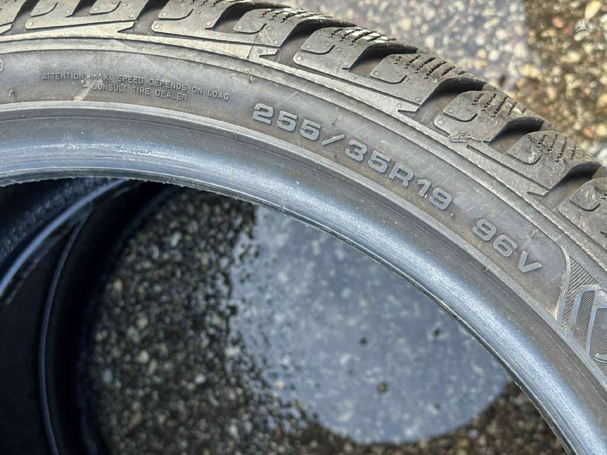 Goodyear ULTRAGRIP PERFORMANCE+, winter 255/35 R19