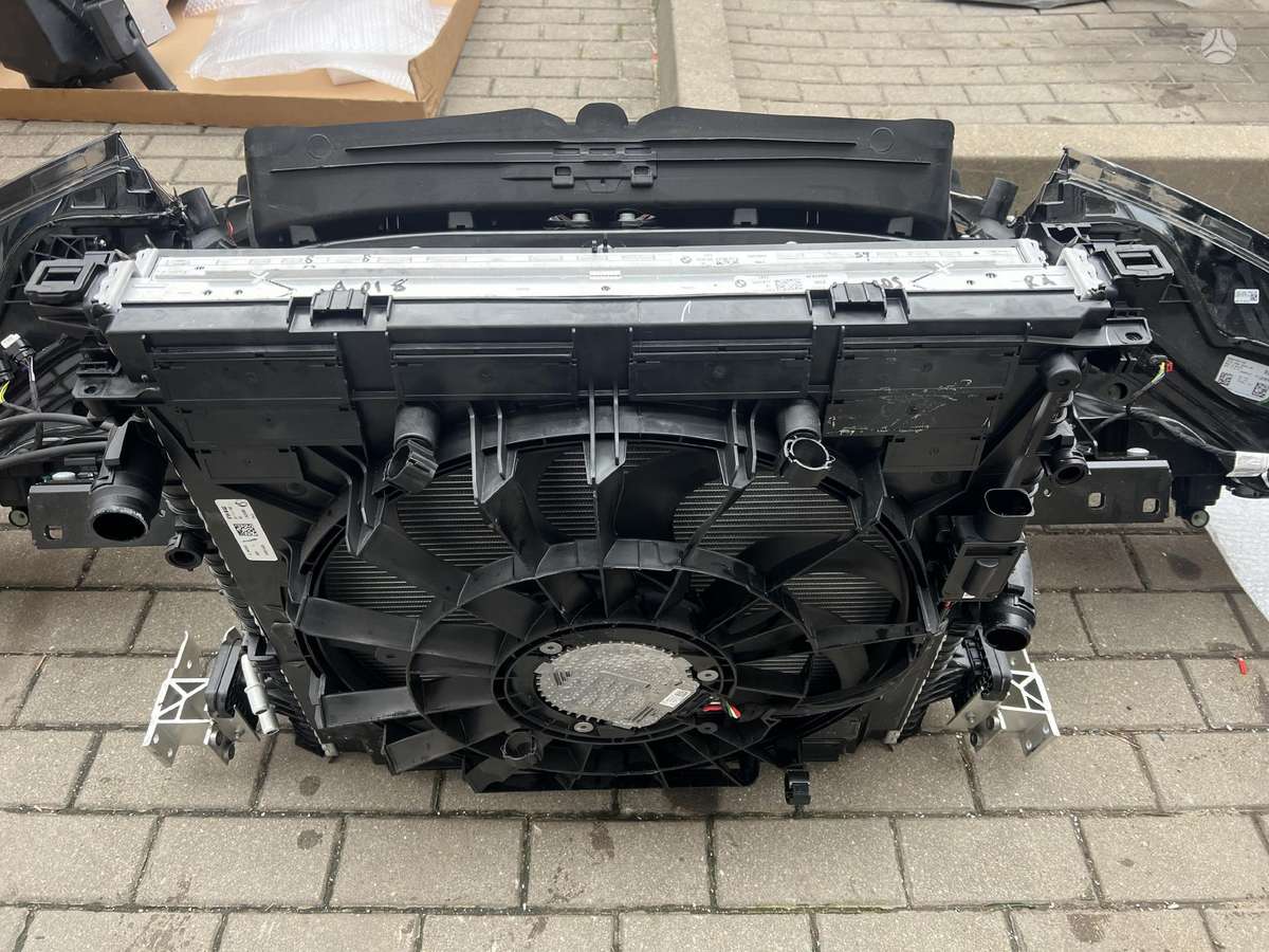 BMW X7 kėbulo dalys