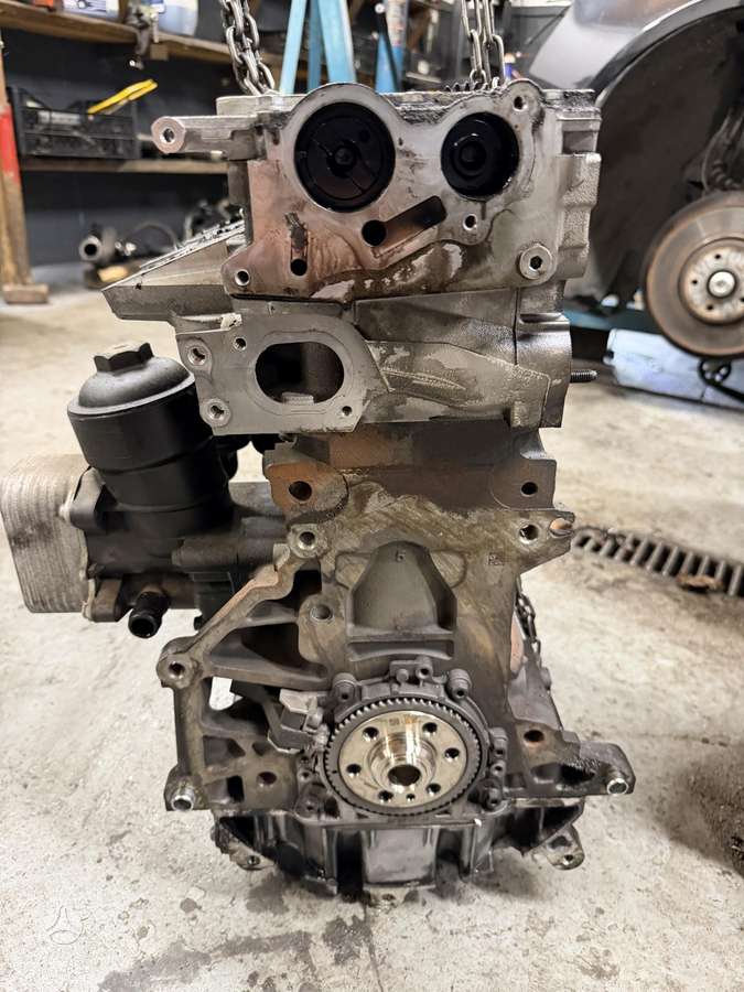 Audi A4, CGLC, engine parts