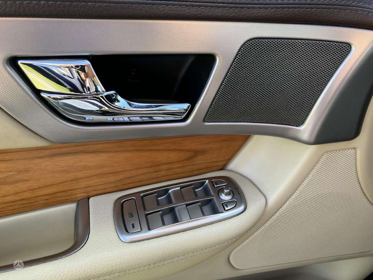 Jaguar XF, 3.0 l., Седан