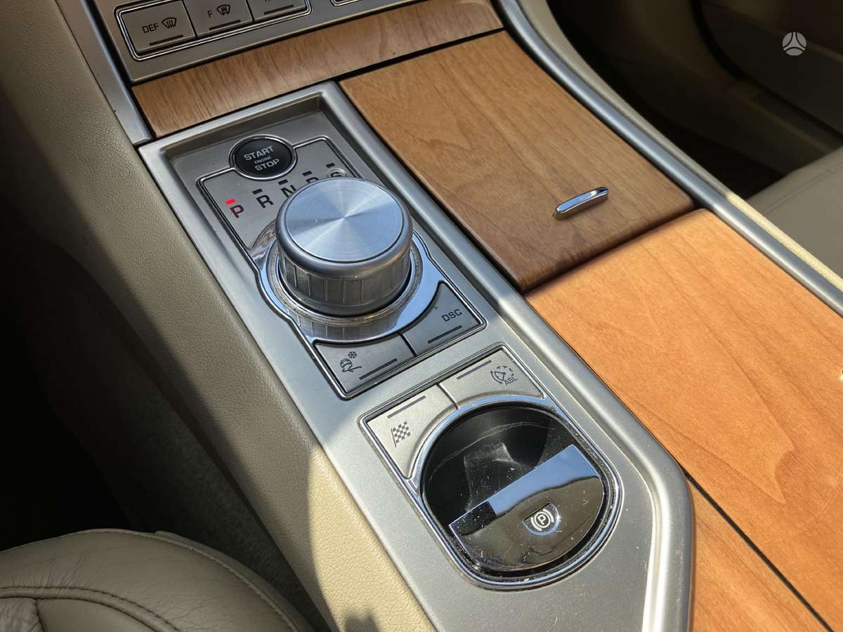 Jaguar XF, 3.0 l., Седан