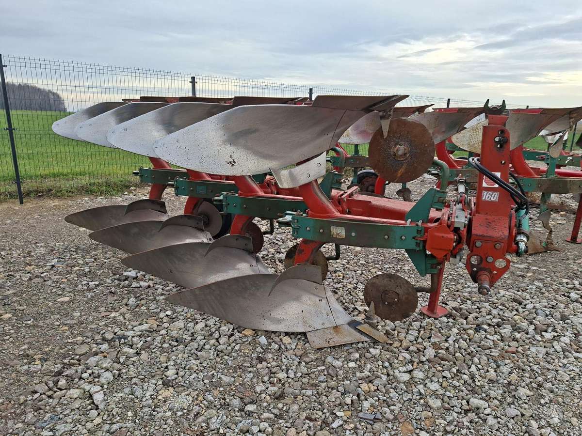 Kverneland E160-8, плуги