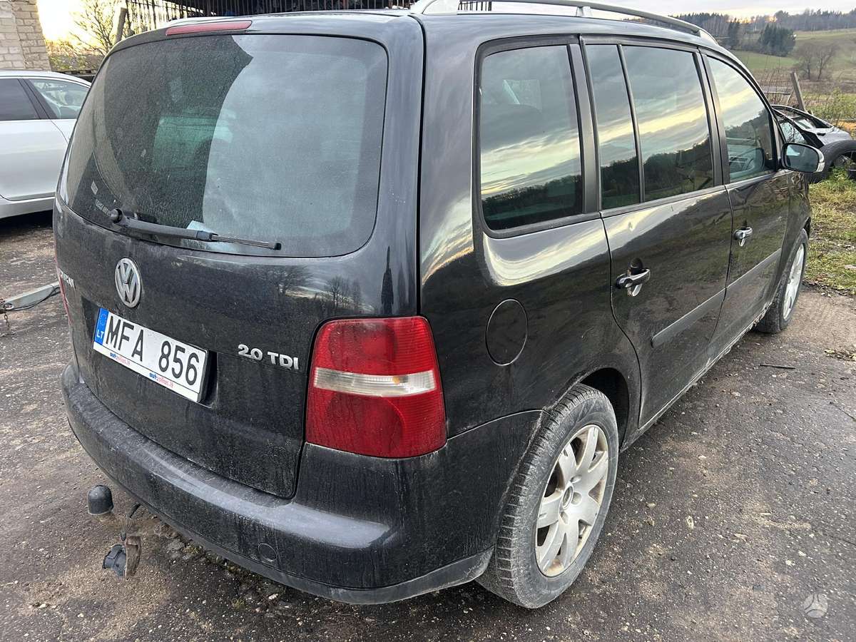 Volkswagen Touran Dalis pristatome