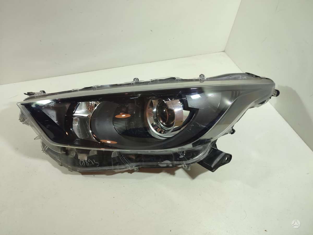 Toyota Yaris детали кузова