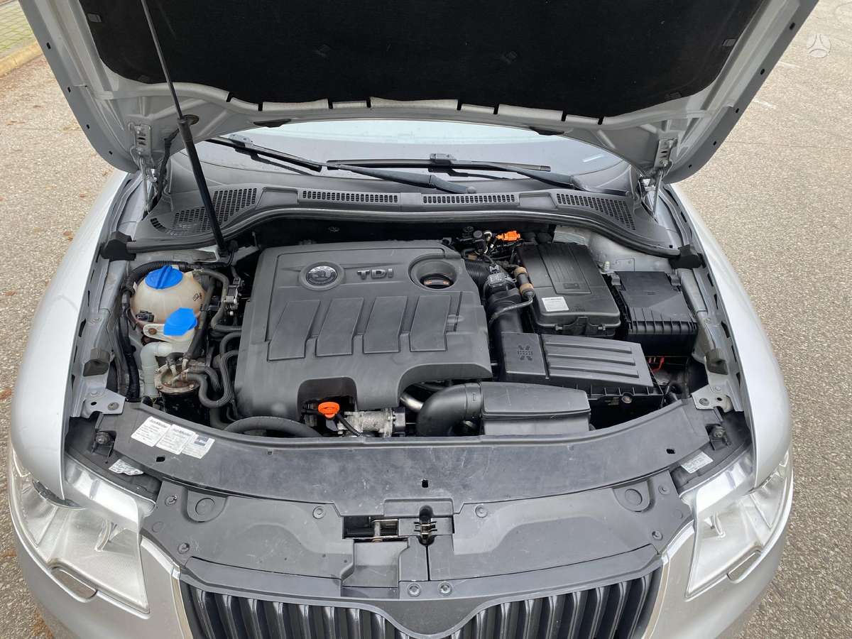 Skoda Superb, 1.6 l., universalas