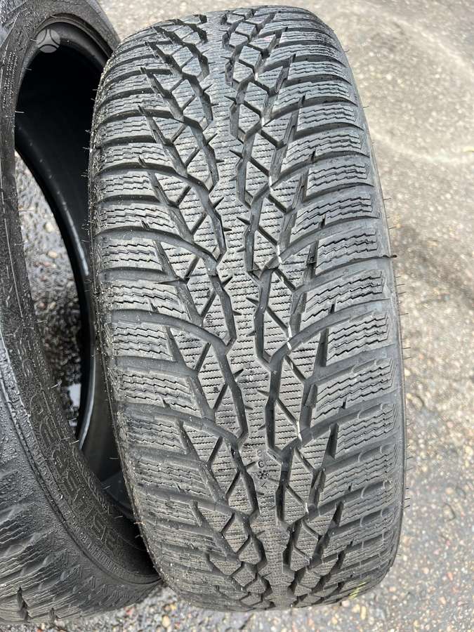 Nokian, зимние 215/45 R20