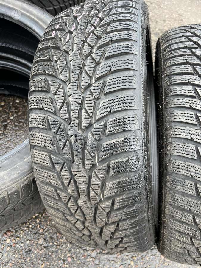 Nokian, winter 215/45 R20
