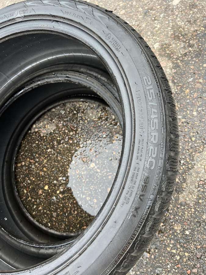 Nokian, winter 215/45 R20