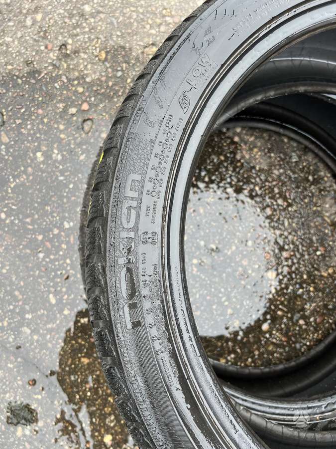 Nokian, winter 215/45 R20
