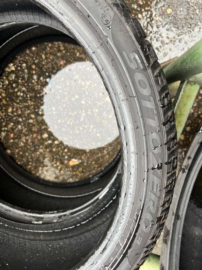 Pirelli Sottozero 3, winter 235/35 R20