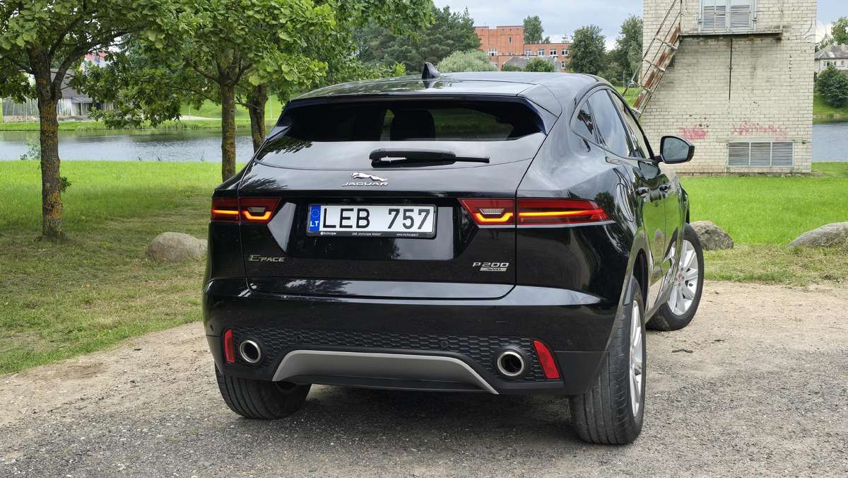 Jaguar E-Pace, 2.0 l., off-road / crossover