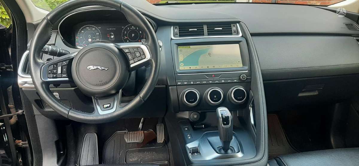 Jaguar E-Pace, 2.0 l., Внедорожник / Кроссовер