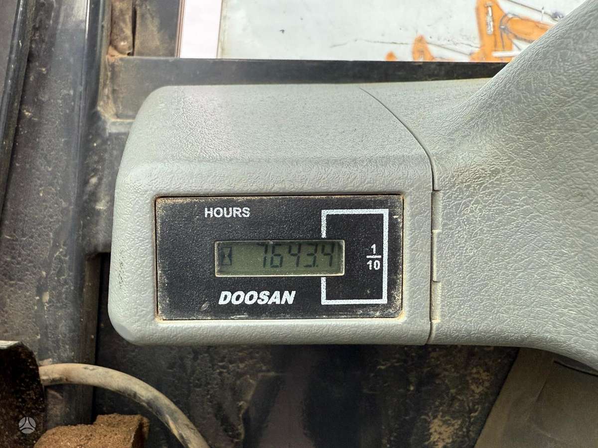 Doosan DX85R, excavator