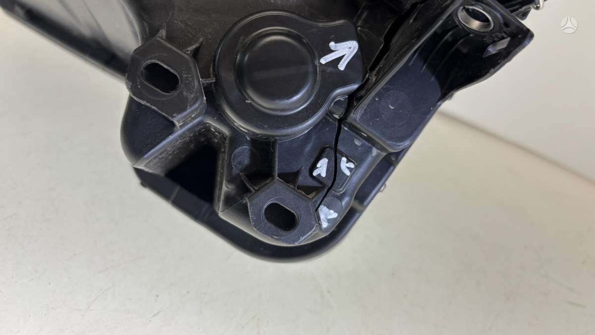 Tesla Model Y, 191835100D, Cen29121