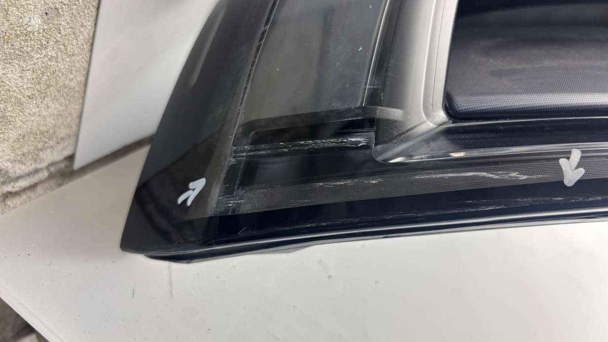 Tesla Model Y, 200460400B, Cen29122